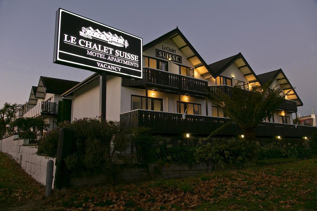 Le Chalet Suisse Motel Таупо Экстерьер фото